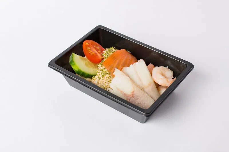Luxe visslaatje met zalm, paling en garnalen